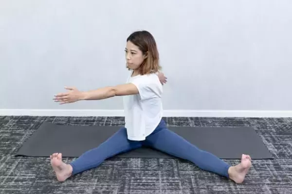 「腰まわりが“もたつかない”体へ。１日１セット【下半身のラインが整う】簡単エクササイズ」の画像