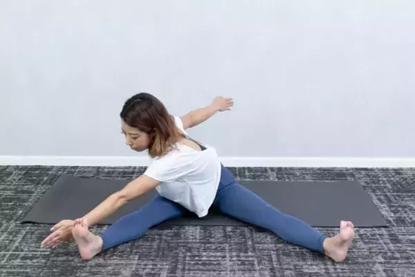 「腰まわりが“もたつかない”体へ。１日１セット【下半身のラインが整う】簡単エクササイズ」の画像