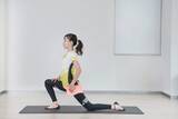 「腰まわりの重見え対策に。１日１セット【姿勢筋をリセットする】簡単ストレッチ」の画像2