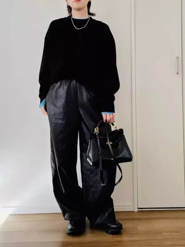 黒でまとめてるだけじゃアカ抜けない？40代“地味見え”を回避する「黒コーデ」更新ルール