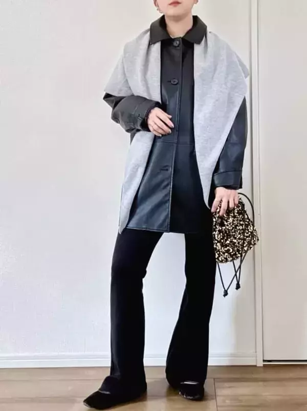 「黒でまとめてるだけじゃアカ抜けない？40代“地味見え”を回避する「黒コーデ」更新ルール」の画像