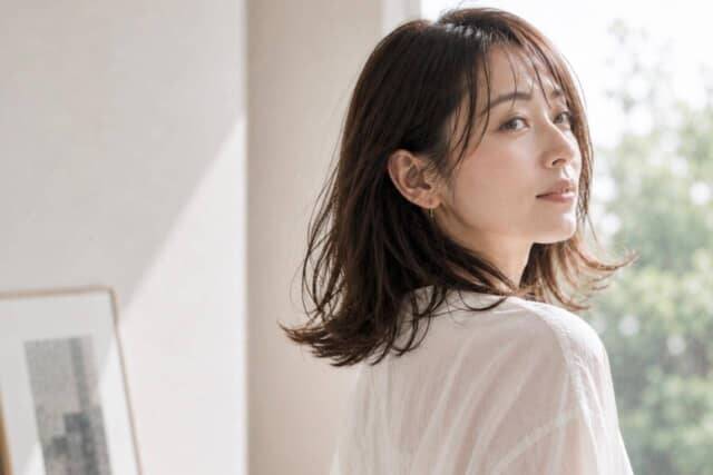 “きれいに巻く”はもう古い？今っぽい40代・50代ヘアは「毛先」が鍵
