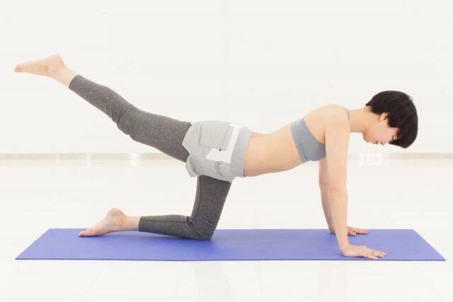 下半身のスタイルアップに。１日10回【太もものサイズダウンを叶える】簡単習慣