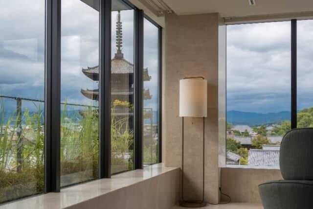 客室から絶景。八坂の塔を独占できる特別感。【ザ･ホテル青龍 京都清水】のテラス付スイートルーム