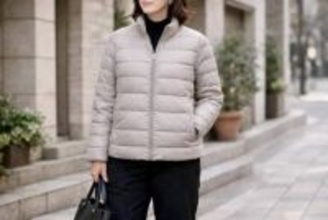 見せ方次第でスタイルアップ。40代・50代の「薄手ダウン」着こなしの正解