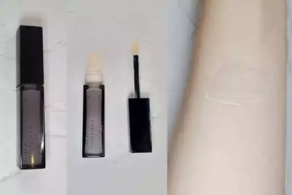 「ファンデだけでは隠せない肌悩み…。40代以降の印象は“コンシーラー選びと使い方”で変わる」の画像