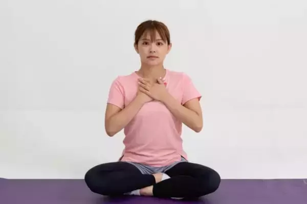 むくみリセット＆フェイスラインくっきり。１日３セット【首まわりをほぐす】簡単ストレッチ