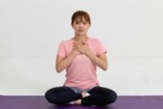 むくみリセット＆フェイスラインくっきり。１日３セット【首まわりをほぐす】簡単ストレッチ