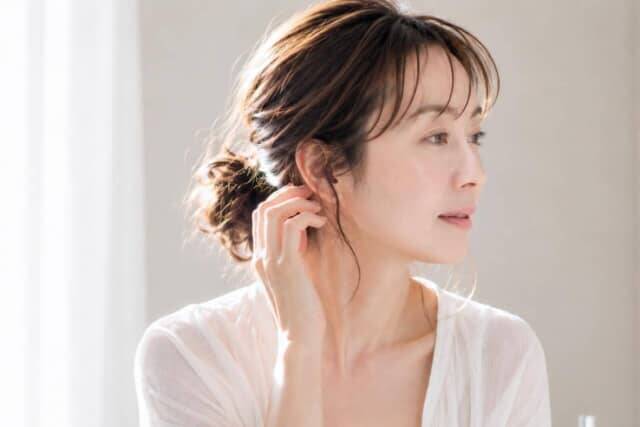 朝のスキンケア、まだ“保湿しすぎ”てない？初夏に増える“ベタつき肌”問題