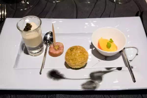 「究極の非日常感を味わう。地上345m【東京スカイツリー(R)】でいただく絶品フレンチディナー」の画像