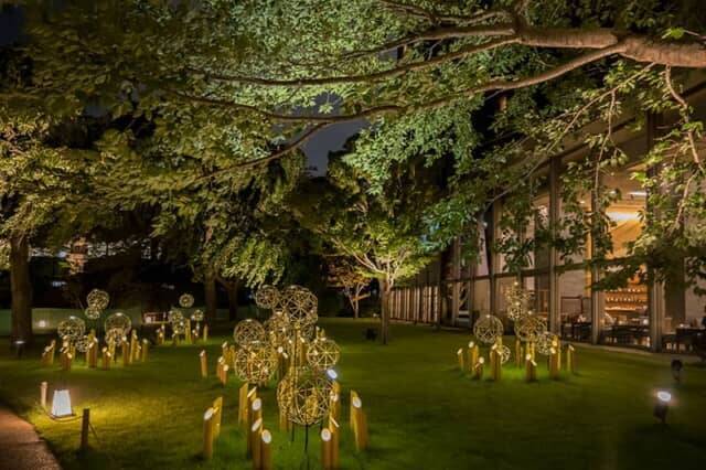 夜風が心地よい高輪の日本庭園でライトアップを満喫。高輪エリアのプリンスホテルで楽しむ日本の夏