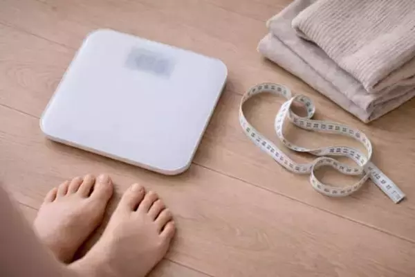 体重変化ないのに「太ってきたかも…？」40代から始まる“体のライン崩れ”の正体