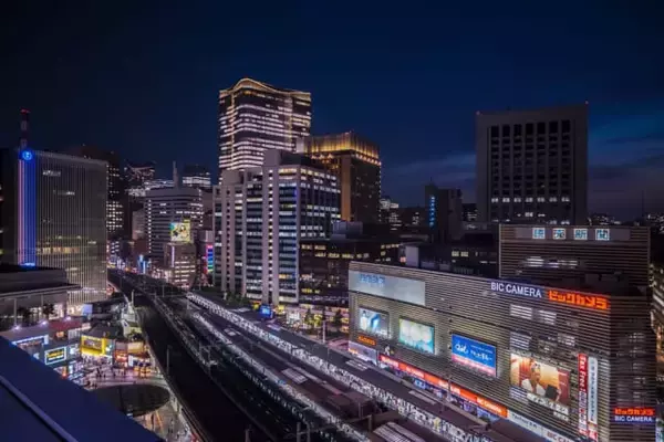 「地上40ｍからの夜景がロマンチック。暑い夏を満喫【東京會舘銀座スカイビアテラス】のビアガーデン」の画像