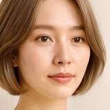 「老けの原因は“髪色”だった？大人世代がアカ抜ける【白髪ぼかし×最旬ヘアカラー】の取り入れ方」の画像1