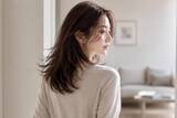 「レイヤーあり vs なし、2026春夏に若見えするのはどっち？大人ヘアの正解バランス」の画像2