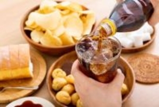 その“なんとなく間食”が太る原因に。冬太りを防ぐための【簡単ダイエット習慣】とは