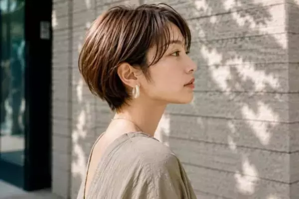 「ショートヘアは「耳まわり」で垢抜ける。2026夏、大人が意識したい３つのこと」の画像