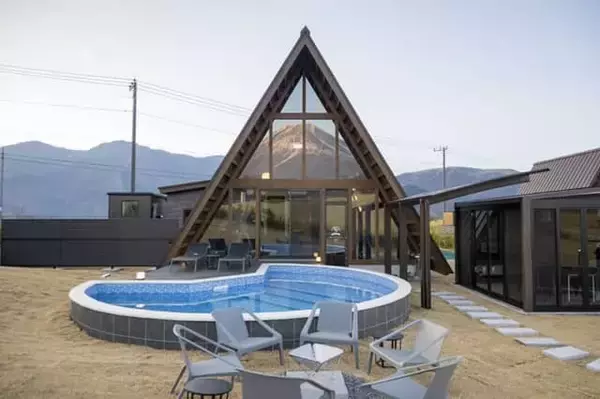 「全棟が富士山ビュー＆絶景サウナも魅力。【グランピングB＆V 富⼠⼭河⼝湖】は驚くほど広いドッグランも」の画像