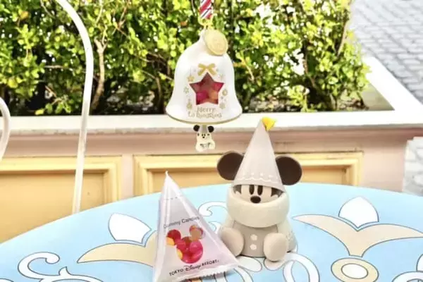 「【2024ディズニー・クリスマス】今だけしか食べられない！スペシャルメニュー＆可愛いフードスーベニアをチェック」の画像