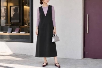 重ねる服で印象が変わる。秋の「ジャンパースカート」大人の正解コーデ