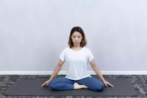 腰まわりが軽くなる。１日１回【お腹のくびれが目覚める】簡単“体側のばし”エクササイズ