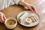 「【40代・50代】夕方になると食欲が止まらない…。初夏ダイエットで見直したい３つの習慣」の画像1