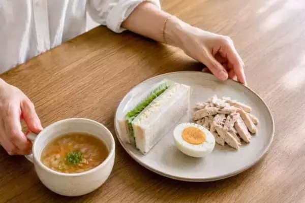 【40代・50代】夕方になると食欲が止まらない…。初夏ダイエットで見直したい３つの習慣