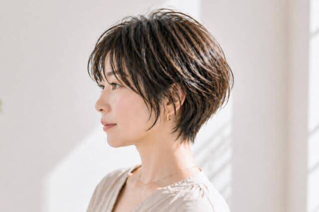なぜかアカ抜けない原因は“シルエット”かも。ショートヘア、大人世代の見直しポイント
