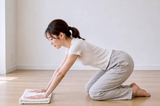 猫背を直そうとして腰が反ってない？40代以降が見直したい“背中の上部”を伸ばす簡単習慣