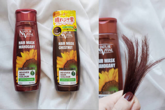 忙しくて美容室に行けない…！年末の“白髪・色落ち”をごまかす「簡単セルフケア」３選