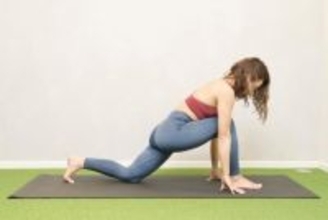 姿勢の崩れがお腹ぽっこりの引き金に。１日１セット【姿勢改善＆下腹引き締めに効く】簡単ポーズ