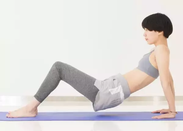 「痩せた？」と聞かれる身体へ。１日１セット【お腹＆腕肩周りを一気に引き締める】簡単習慣