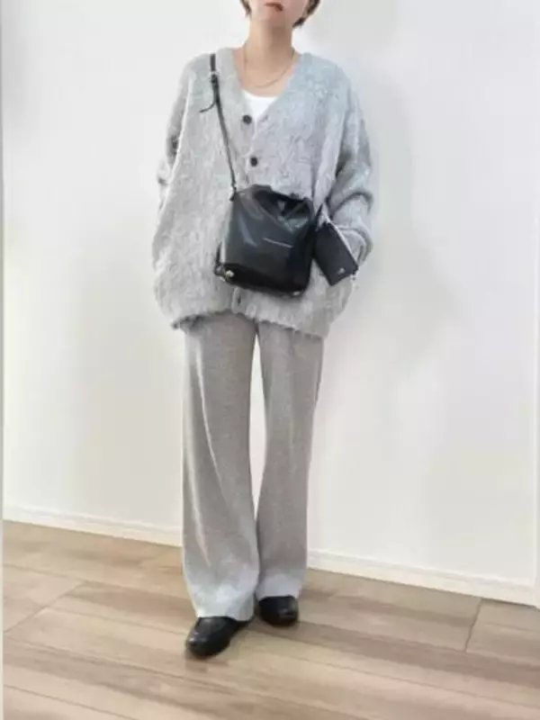 「40代大人世代におすすめ。着こなし解説【ユニクロ】￥2,990の高見えリブニットパンツ」の画像