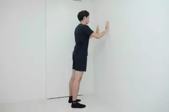 かかとを上げ下げするだけ。１日10回【脚全体がみるみる引き締まっていく】簡単習慣