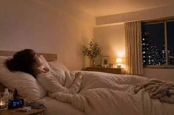 「寝る前の照明を変えただけで−２kgに成功。大人世代が見直したい“夜の過ごし方”」の画像