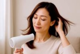 冬の“広がりヘア”が落ち着く。40代からの【自然にまとまる髪へ導く】簡単メンテ術