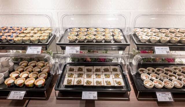 セルフで作れる海鮮丼や北海道グルメが盛りだくさん。【ラビスタ函館ベイANNEX】の朝食バイキングは満足感たっぷり