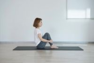 続けるほどお腹が薄くなっていく。１日１セット【下腹を中心にお腹が凹む】簡単習慣