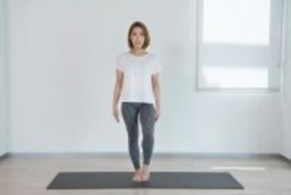 下半身のシルエットが変わる。１日１セット【脚・腰・体幹をまとめて鍛える】簡単ポーズ