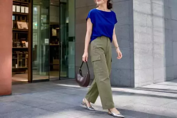 カジュアルだけで終わらせない。秋口の「カーゴパンツ」はこう着る！大人の正解コーデ