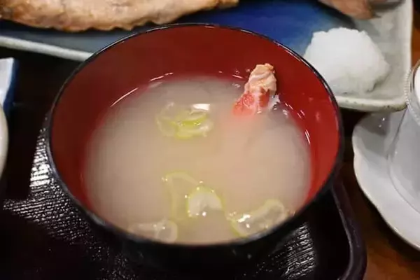 「函館朝市で朝ごはん。19店･約65種類以上から選べる【東急ステイ函館朝市 灯の湯】の朝食」の画像