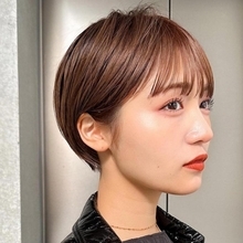 抑えめトーンの色味で大人感UP。トレンドを先取る【2023春注目のヘアカラー】３選