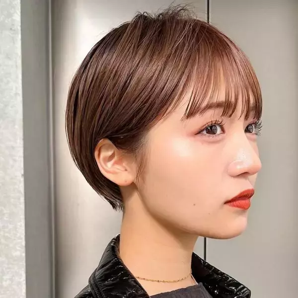 抑えめトーンの色味で大人感UP。トレンドを先取る【2023春注目のヘアカラー】３選