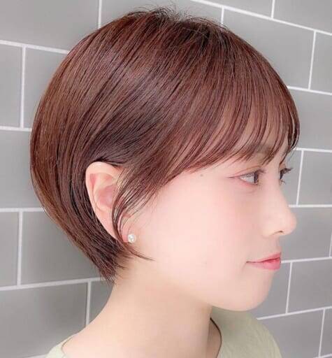 抑えめトーンの色味で大人感UP。トレンドを先取る【2023春注目のヘアカラー】３選