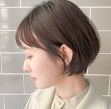 「抑えめトーンの色味で大人感UP。トレンドを先取る【2023春注目のヘアカラー】３選」の画像4