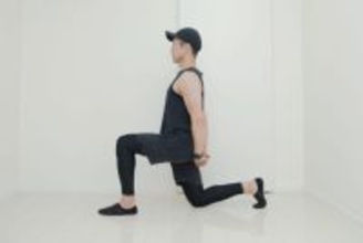 背中をほぐすだけで見違える！１日５回【若返り×細見えが叶う】簡単ストレッチ