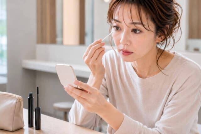 アイメイク、気づくとにじんでない？初夏に増える“大人の目元崩れ問題”