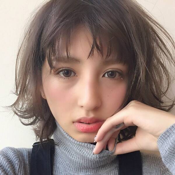 毛先の動きや前髪を一工夫するだけ 雰囲気いろいろ レイヤーボブ で愉しむ今旬ヘア 17年11月10日 エキサイトニュース