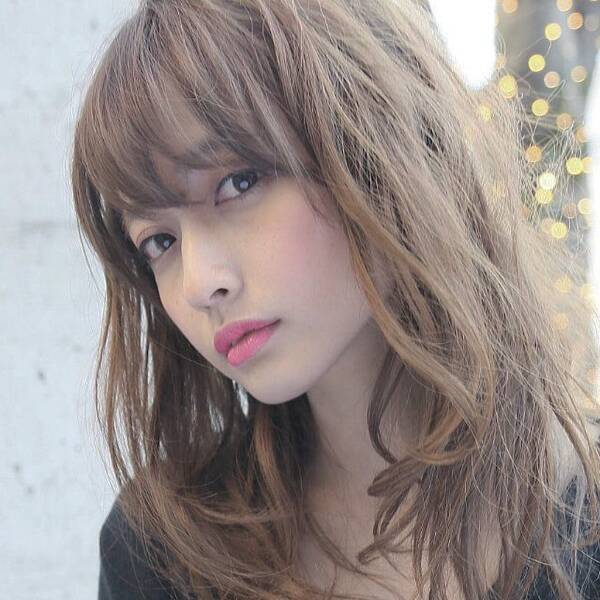 大人の色気は質感の演出が鍵 トレンドの 波ウエーブ でしっとり上品ヘアを愉しんで 17年11月28日 エキサイトニュース