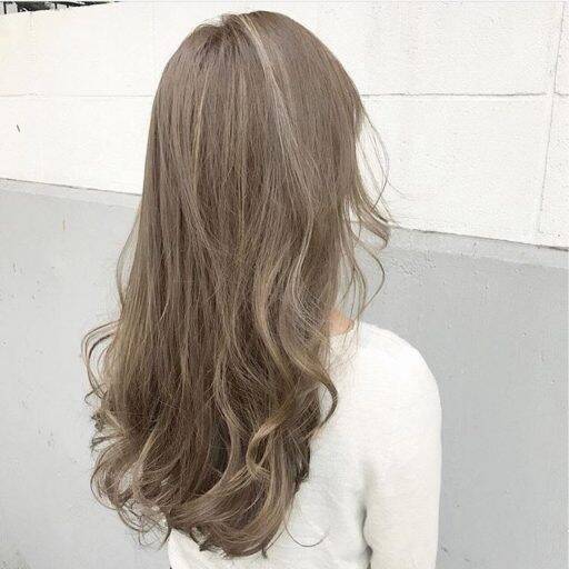 大人の色気は質感の演出が鍵 トレンドの 波ウエーブ でしっとり上品ヘアを愉しんで 17年11月28日 エキサイトニュース